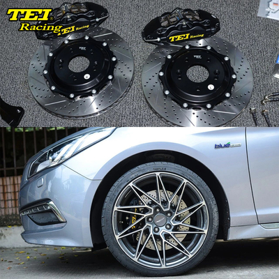 comprare 4 Piston Racing Caliper Brake Kit Con 330*28 MM High Carbon Disc Racing And Brake Pads Per Hyudnai Sonata 17 Inch Rim fabbricazione online